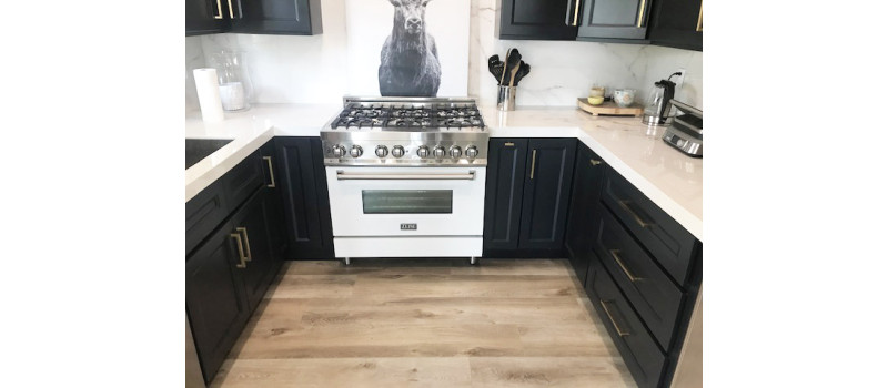 Enhance Your Interiors with a Cutting-Edge Black and White Kitchen